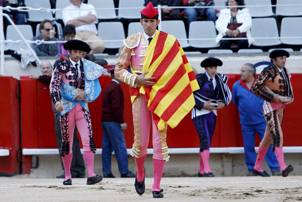 torero_serafin_marin_barretina_montera_senyera_capote